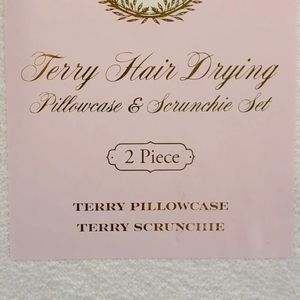 Maison Des Fleurs‎ Terry Hair Drying 2 Piece Pillowcase/Scrunchie NWT 20 X 30 in